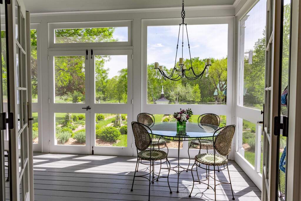 5 Bedroom Single Family Home/House's Image 11