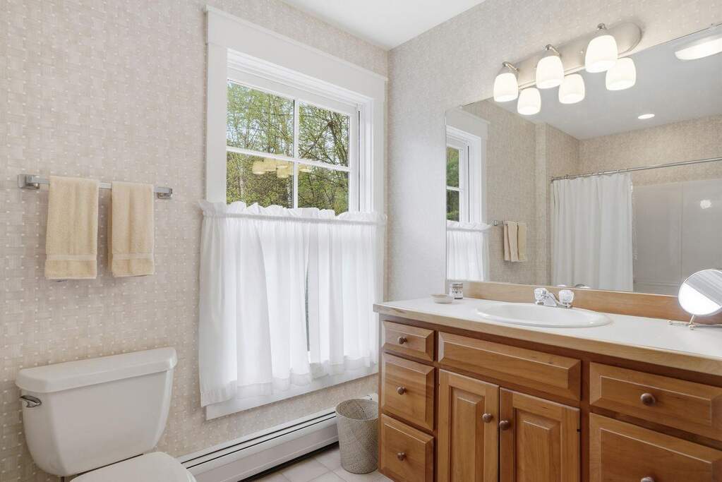 4 Bedroom Single Family Home/House's Image 11