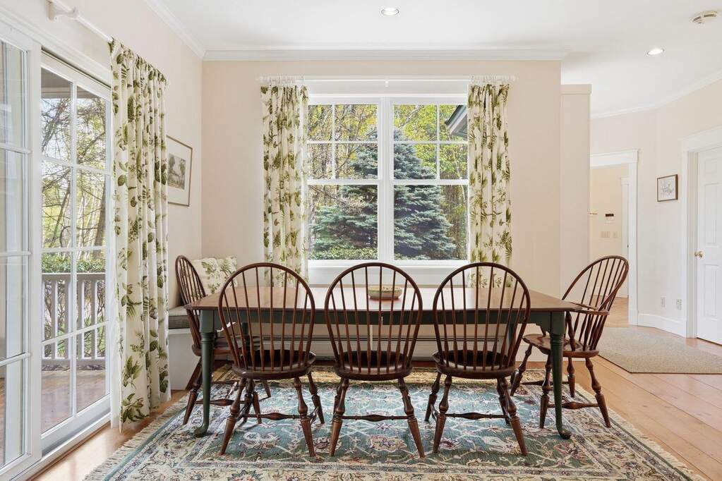 4 Bedroom Single Family Home/House's Image 3
