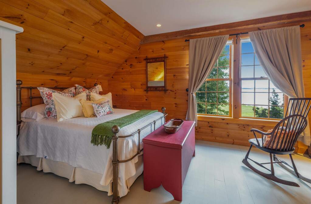 4 Bedroom Single Family Home/House's Image 32