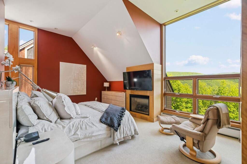 4 Bedroom Single Family Home/House's Image 12