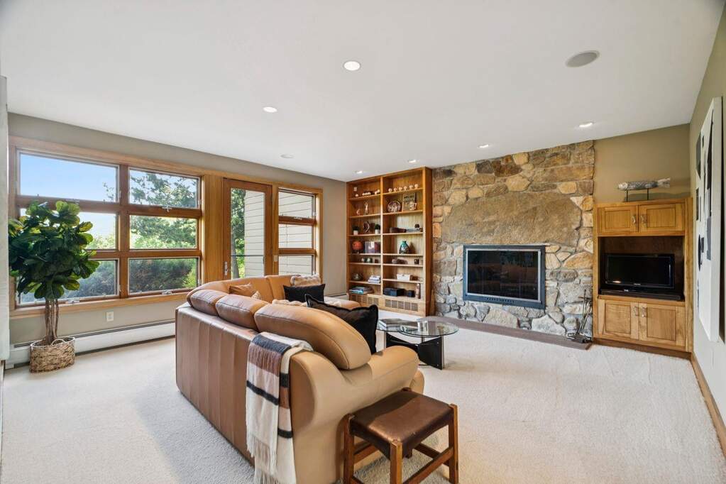 4 Bedroom Single Family Home/House's Image 15