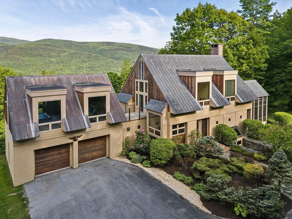 4 Bedroom Single Family Home/House's Image 3