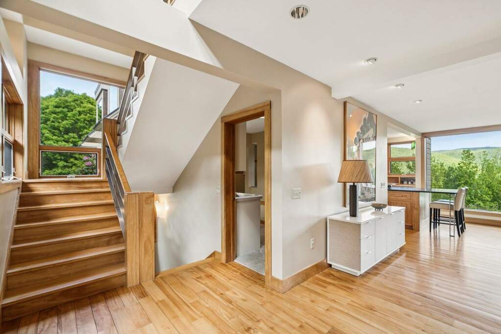 4 Bedroom Single Family Home/House's Image 5
