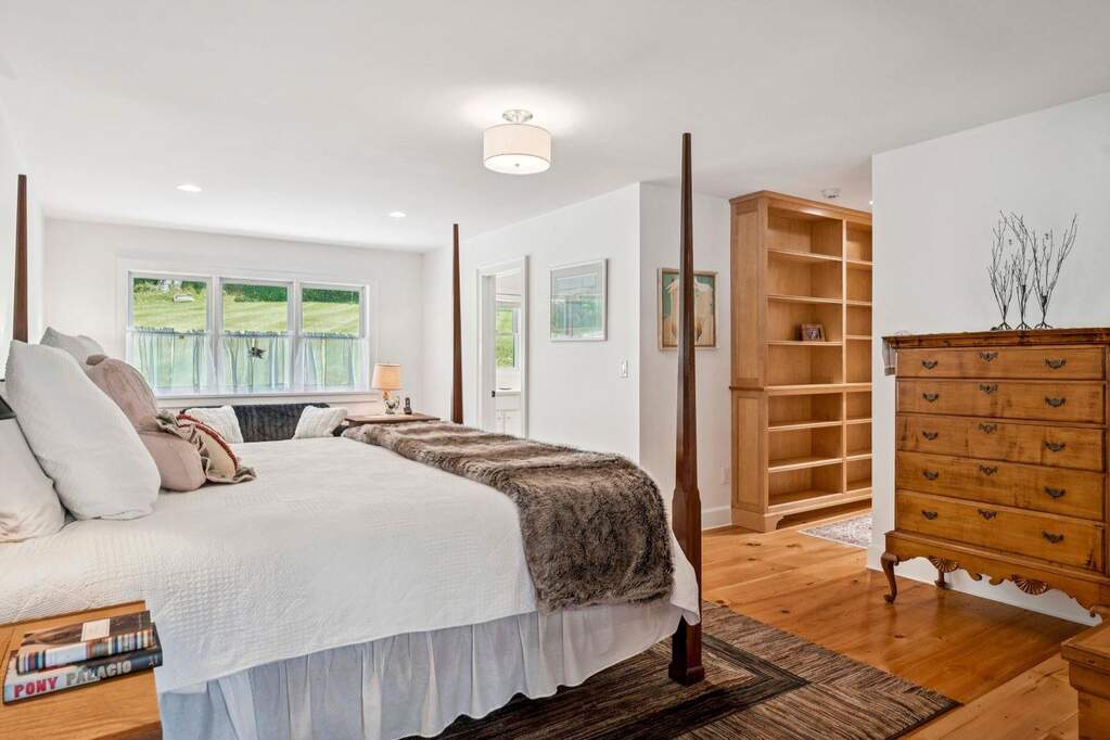 5 Bedroom Single Family Home/House's Image 12