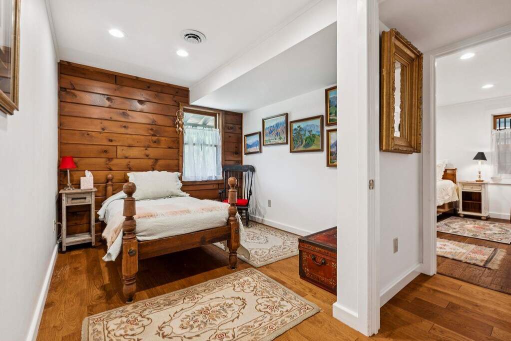 5 Bedroom Single Family Home/House's Image 19