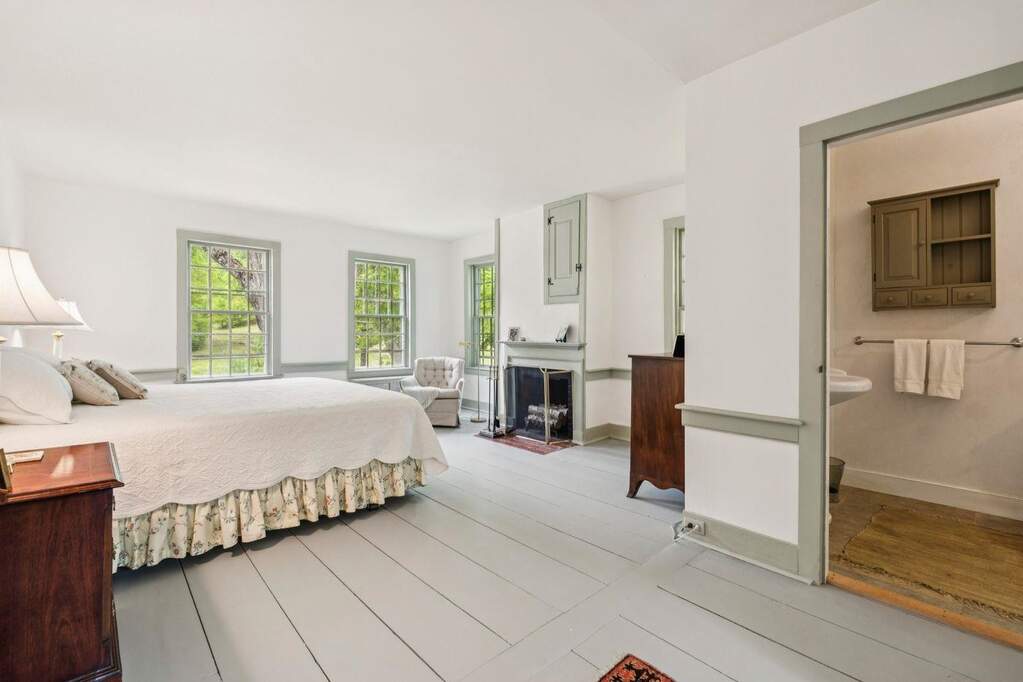 5 Bedroom Single Family Home/House's Image 17