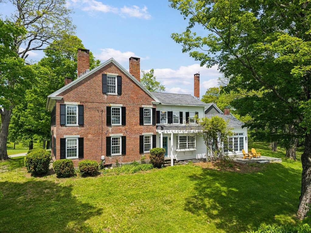 5 Bedroom Single Family Home/House's Image 28