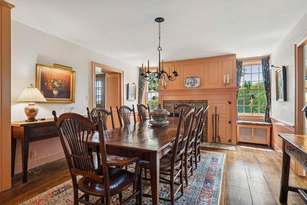 5 Bedroom Single Family Home/House's Image 4