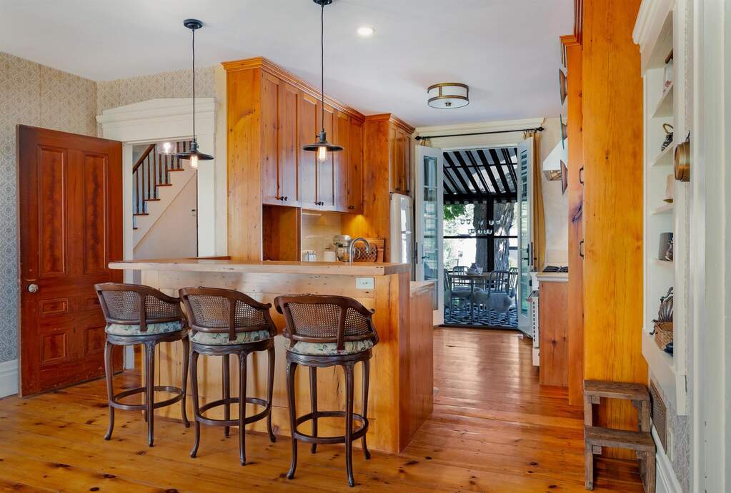4 Bedroom Single Family Home/House's Image 11