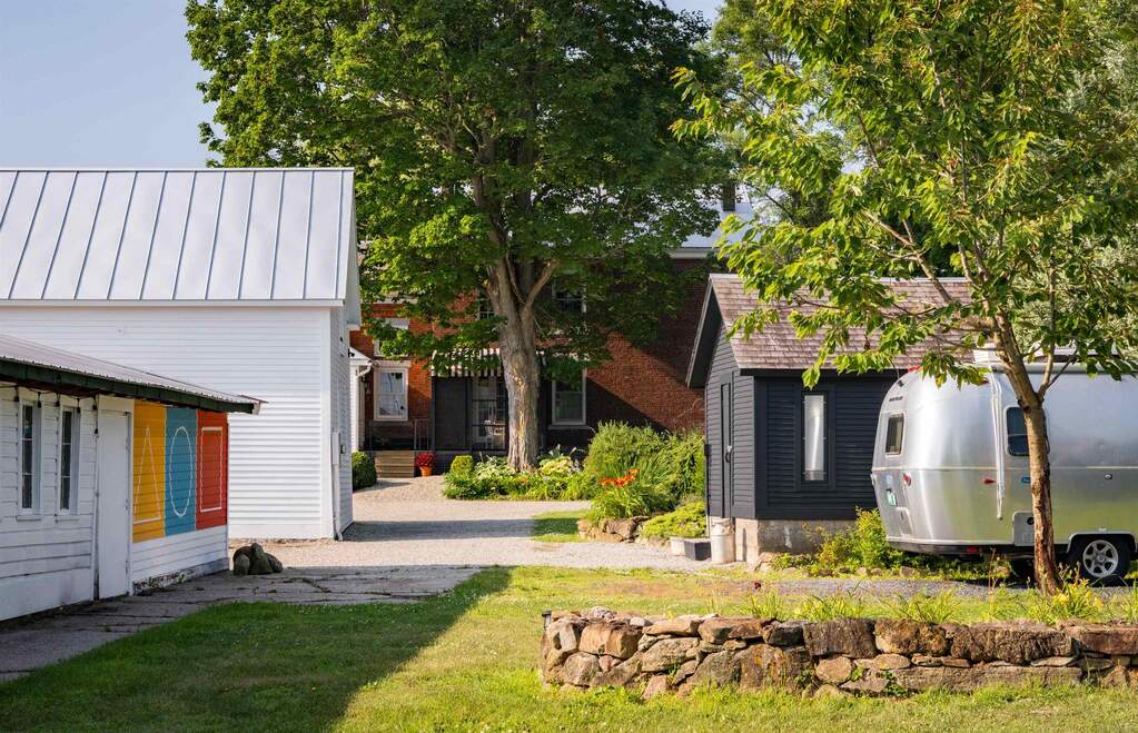 4 Bedroom Single Family Home/House's Image 28