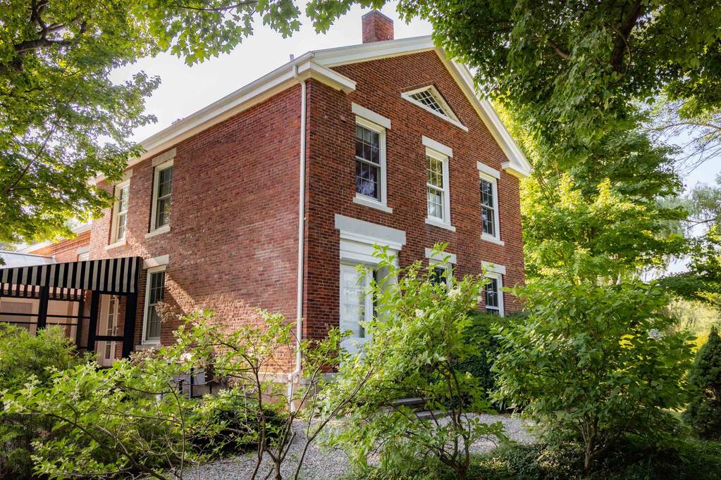 4 Bedroom Single Family Home/House's Image 5