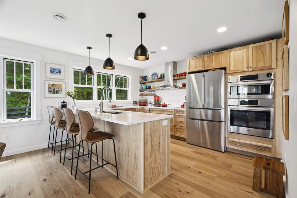 4 Bedroom Single Family Home/House's Image 4