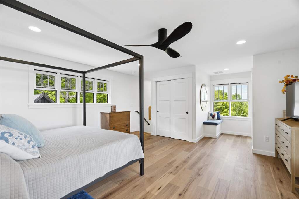 4 Bedroom Single Family Home/House's Image 6