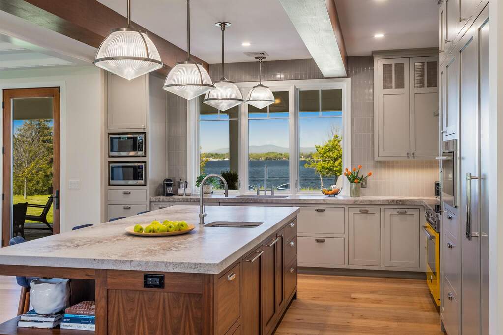4 Bedroom Single Family Home/House's Image 10