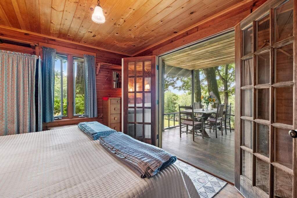 2 Bedroom Single Family Home/House's Image 8