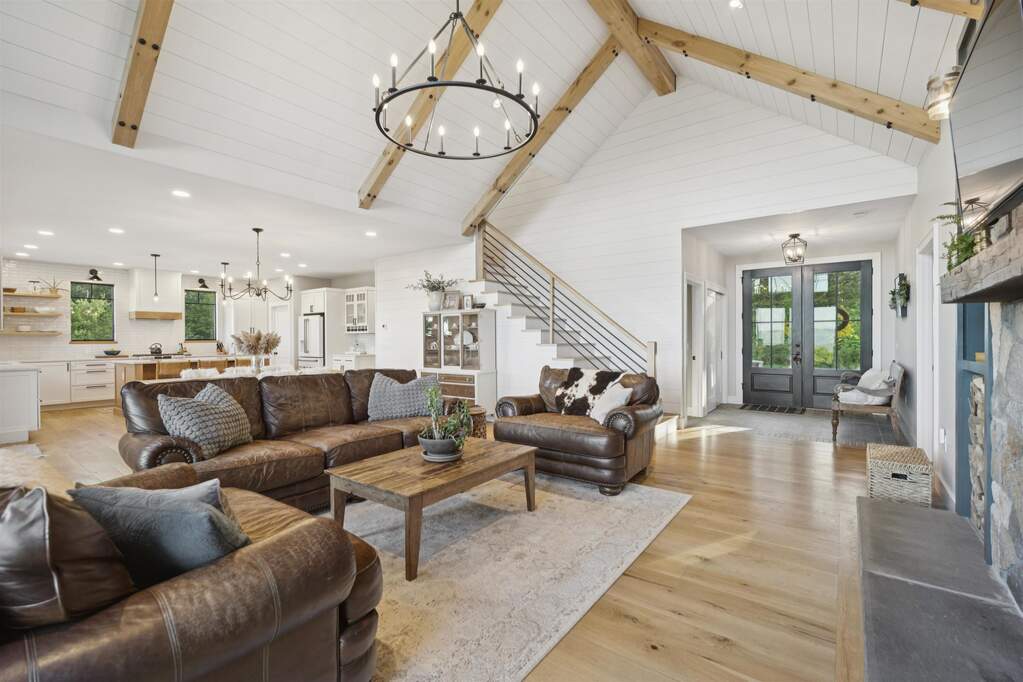 4 Bedroom Single Family Home/House's Image 5