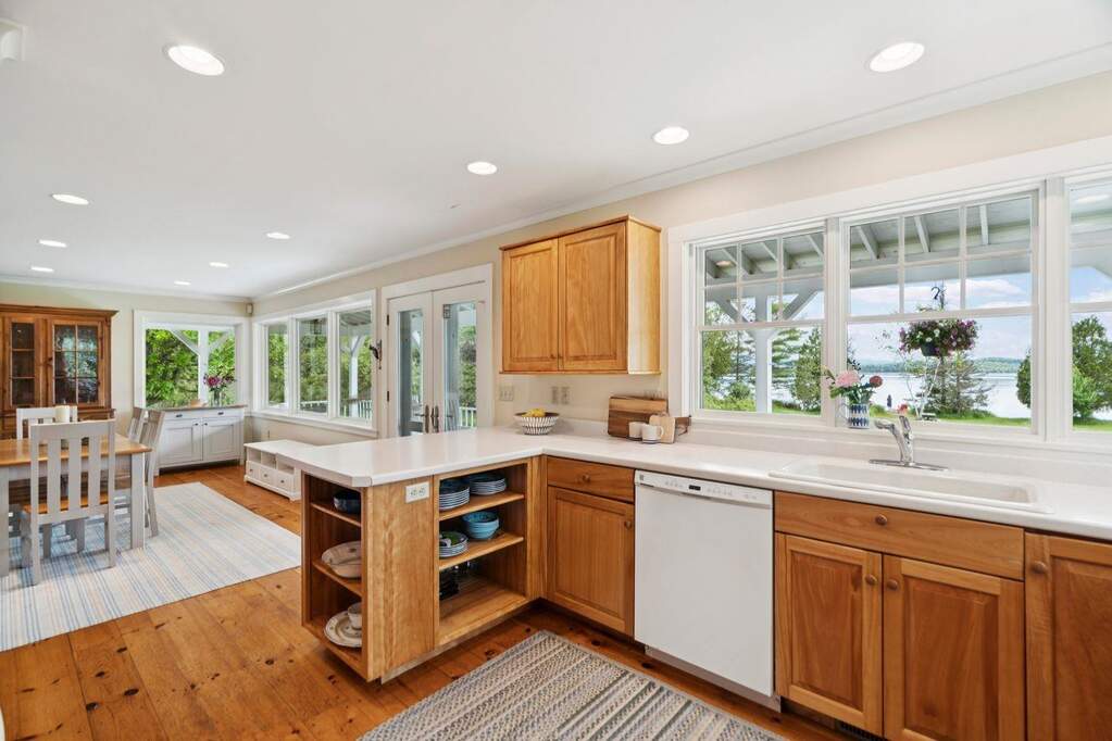 3 Bedroom Single Family Home/House's Image 6