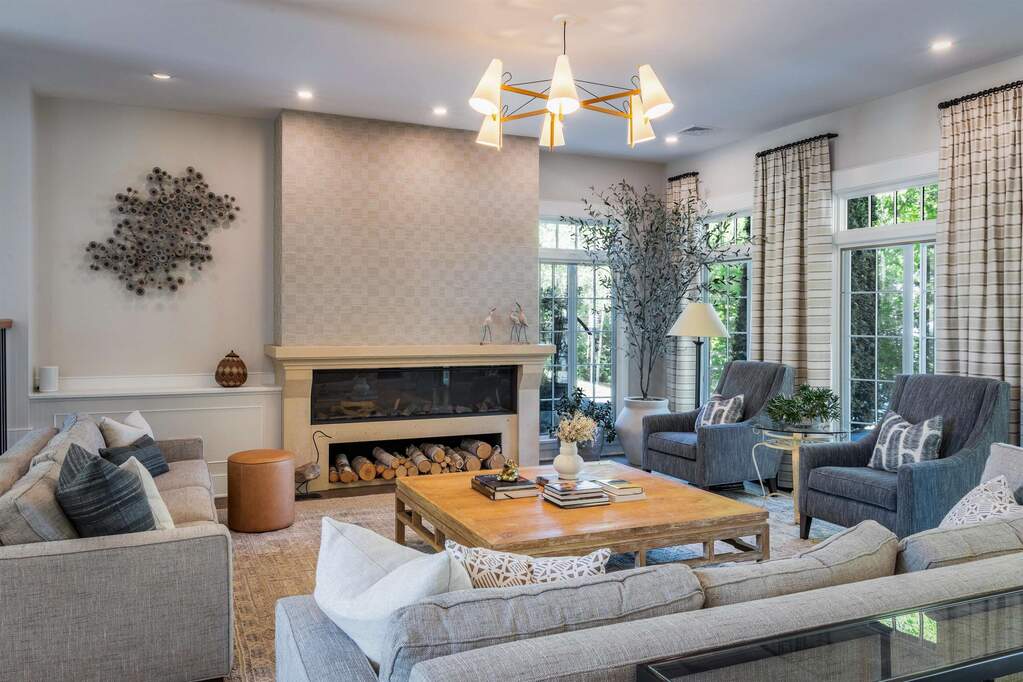 4 Bedroom Single Family Home/House's Image 8