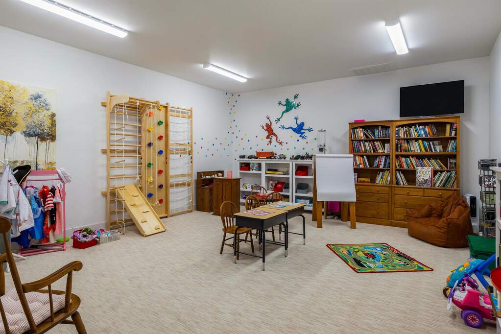 4 Bedroom Single Family Home/House's Image 20