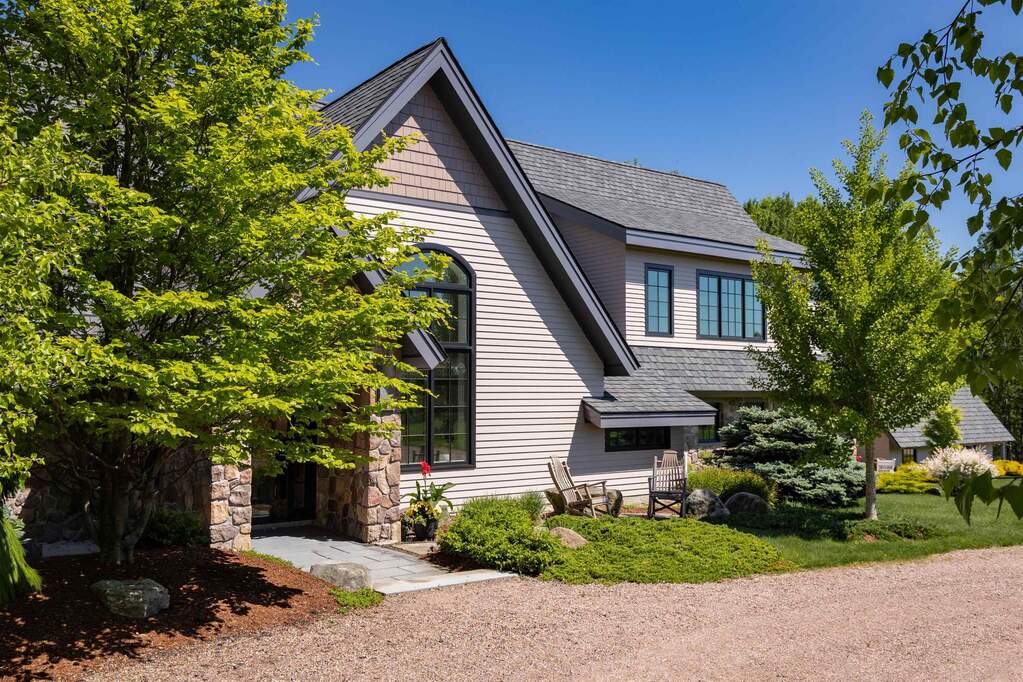 4 Bedroom Single Family Home/House's Image 4