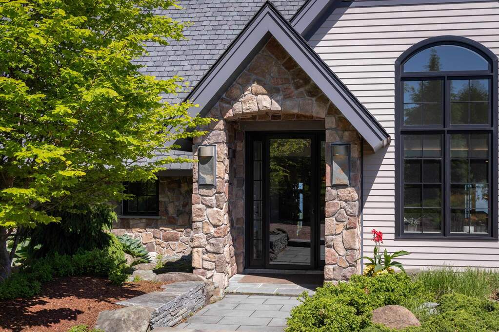 4 Bedroom Single Family Home/House's Image 5
