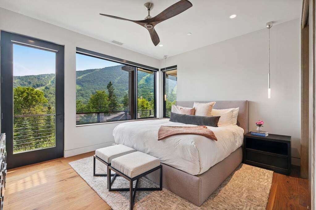 5 Bedroom Single Family Home/House's Image 24
