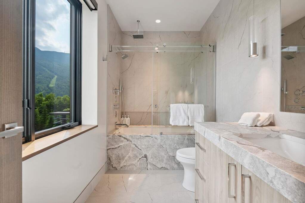 5 Bedroom Single Family Home/House's Image 29