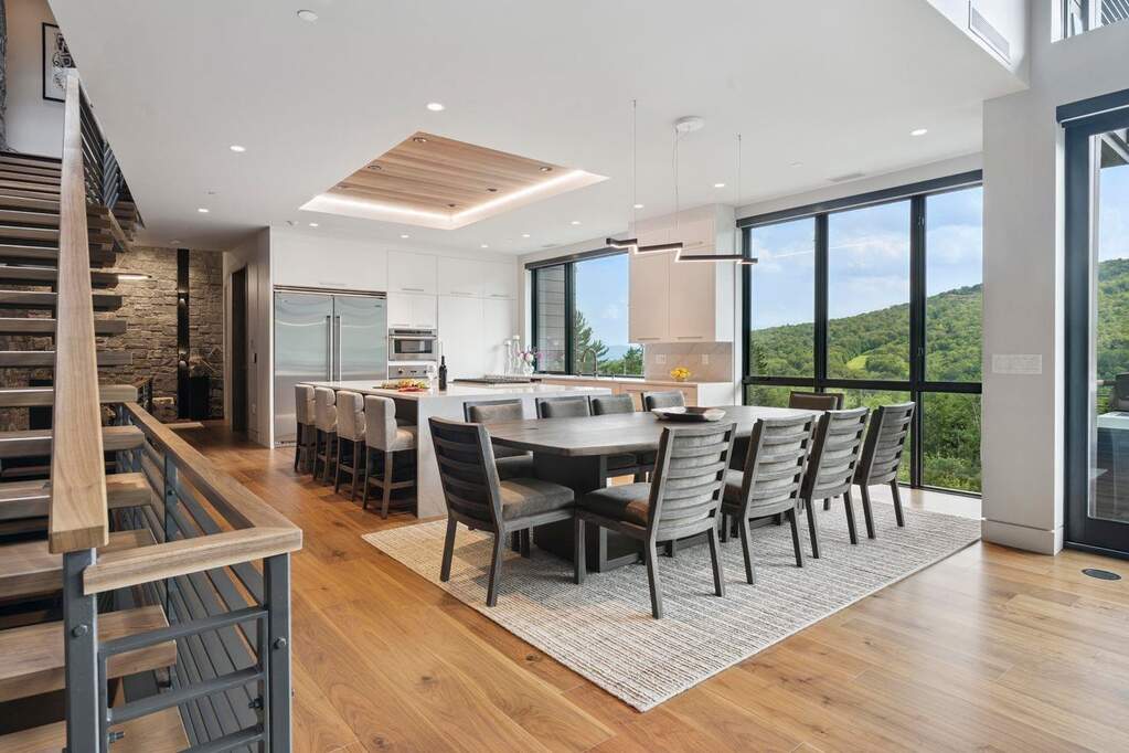 5 Bedroom Single Family Home/House's Image 5