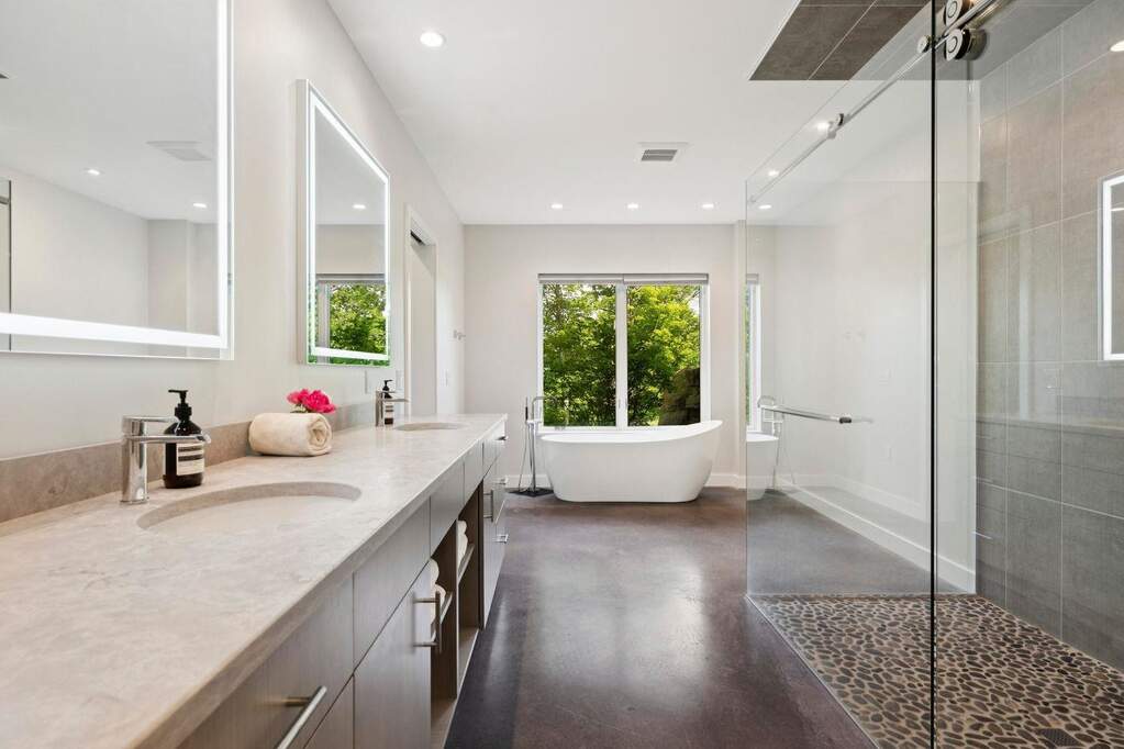 3 Bedroom Single Family Home/House's Image 15