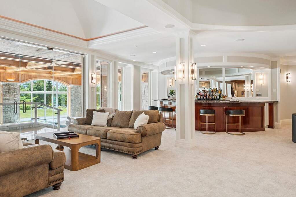4 Bedroom Single Family Home/House's Image 34