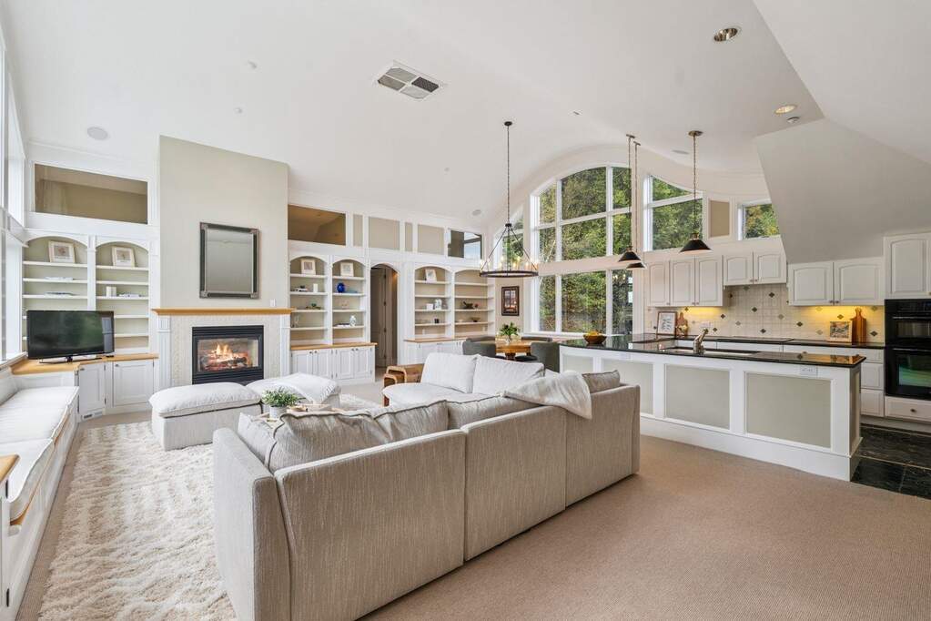 4 Bedroom Single Family Home/House's Image 42