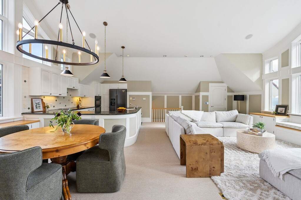 4 Bedroom Single Family Home/House's Image 46