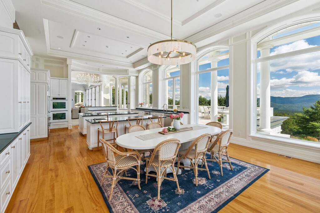 4 Bedroom Single Family Home/House's Image 5