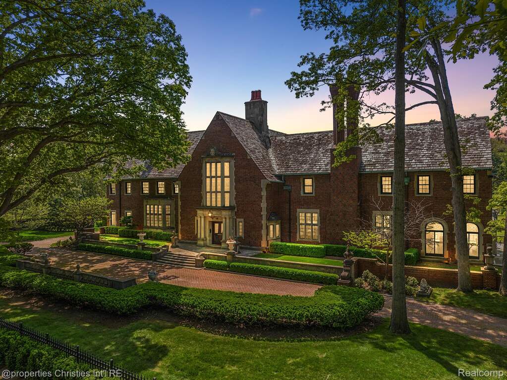 1771 Balmoral Drive, Detroit, MI 48203 with ID RealComp20250011435