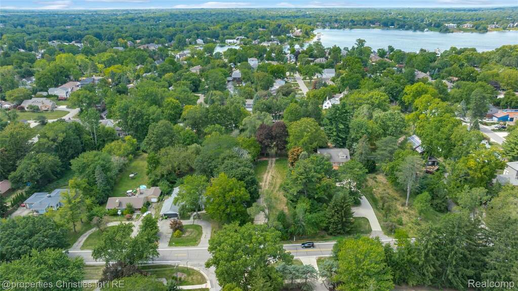View of property location featuring a large body of water