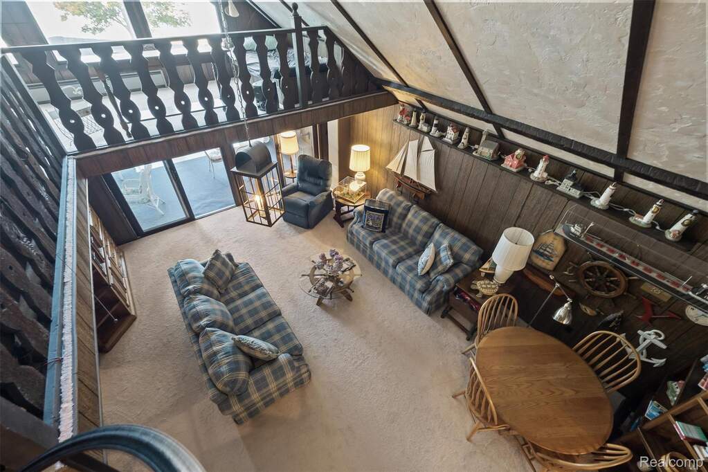 6 Bedroom Single Family Home/House's Image 28