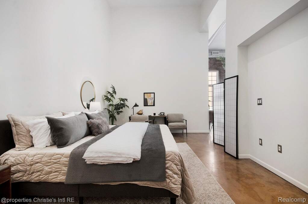 2 Bedroom Apartment/Flat's Image 11