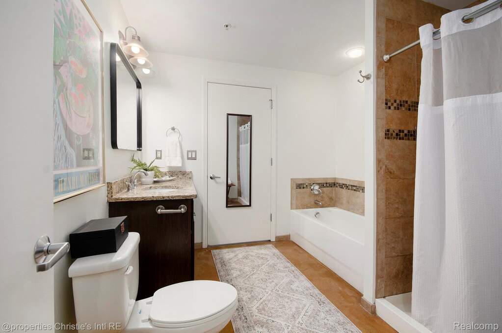 2 Bedroom Apartment/Flat's Image 20