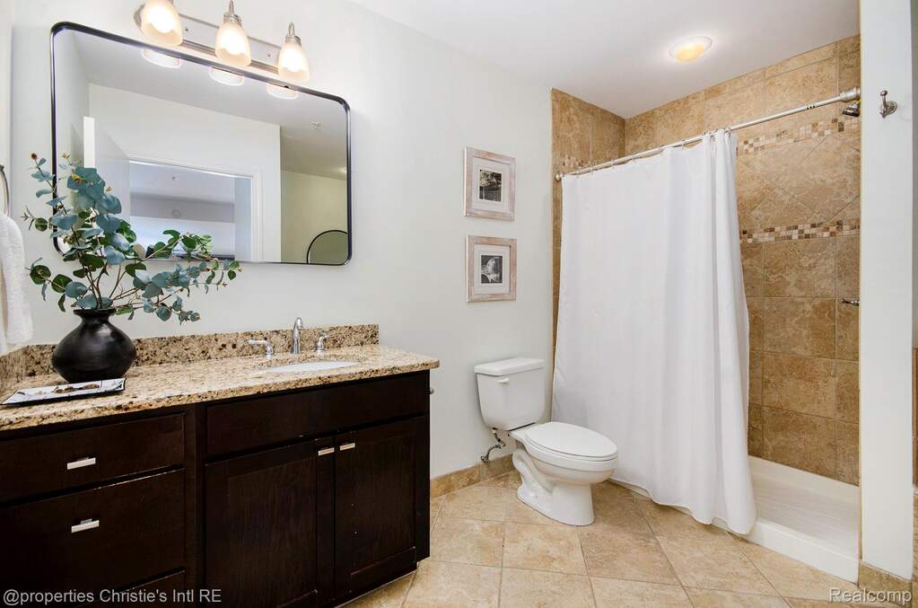 2 Bedroom Apartment/Flat's Image 21