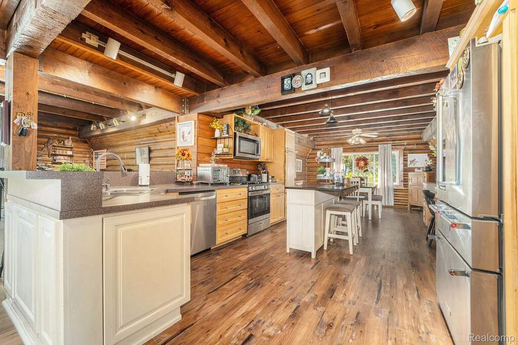 3 Bedroom Single Family Home/House's Image 7