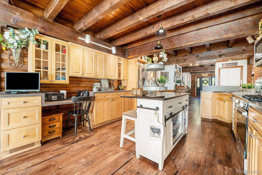 3 Bedroom Single Family Home/House's Image 8