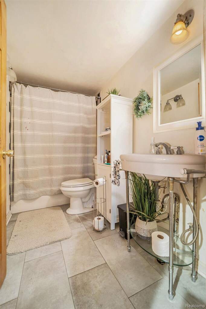 3 Bedroom Single Family Home/House's Image 22
