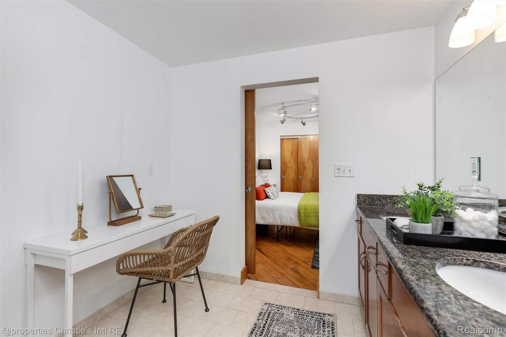 2 Bedroom Apartment/Flat's Image 7
