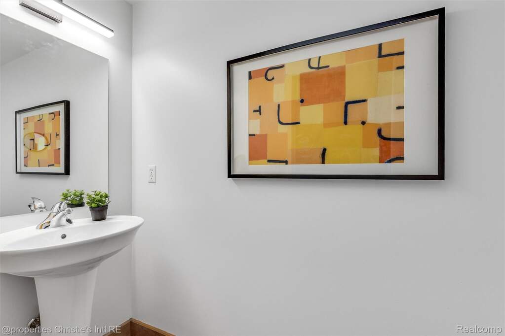 2 Bedroom Apartment/Flat's Image 10