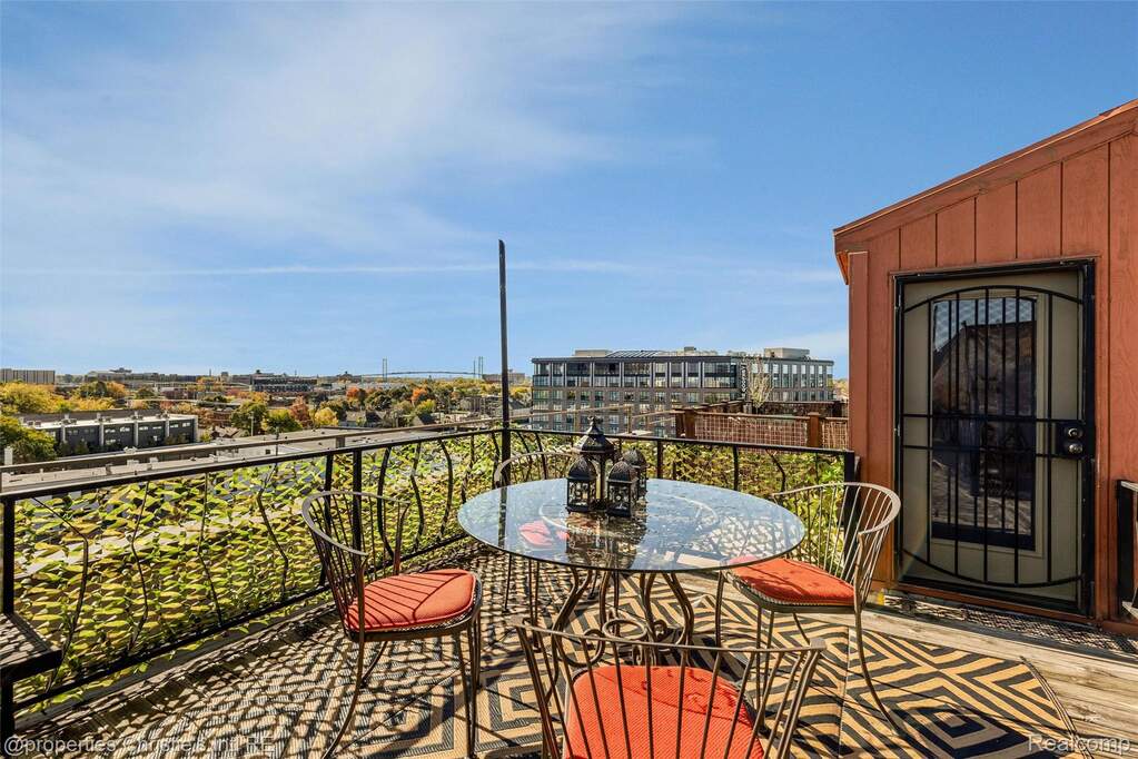2 Bedroom Apartment/Flat's Image 33