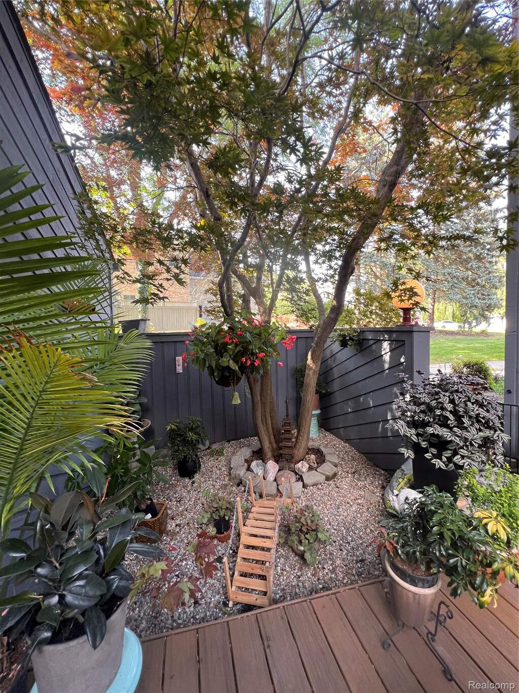 5 Bedroom Single Family Home/House's Image 8