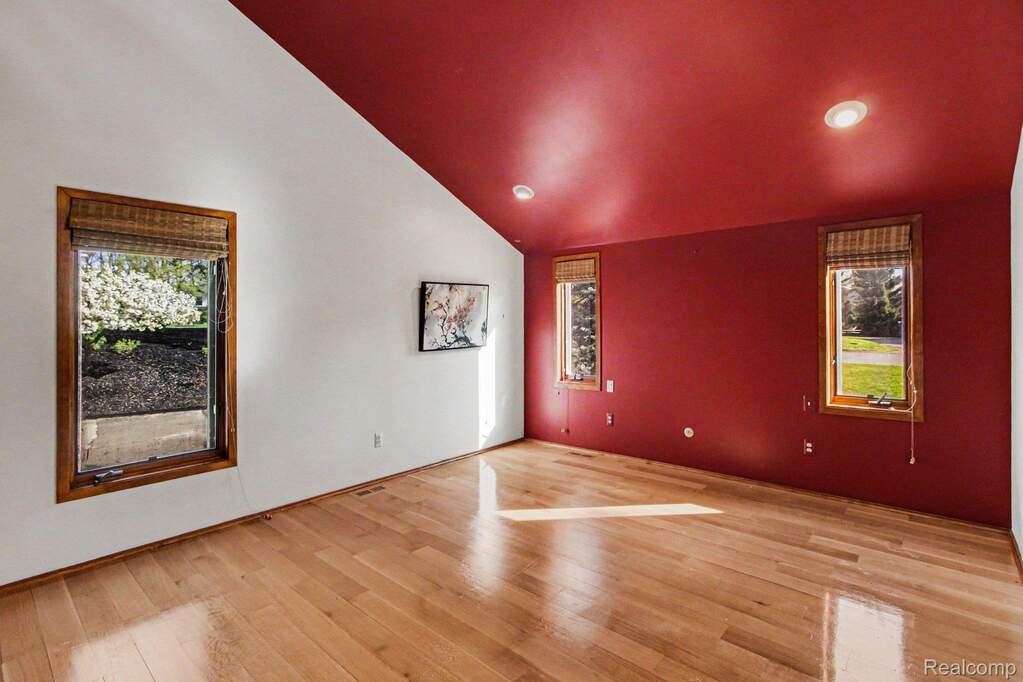 5 Bedroom Single Family Home/House's Image 25