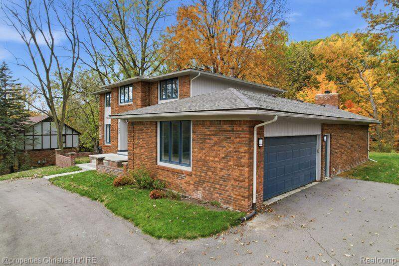 4 Bedroom Single Family Home/House's Image 7