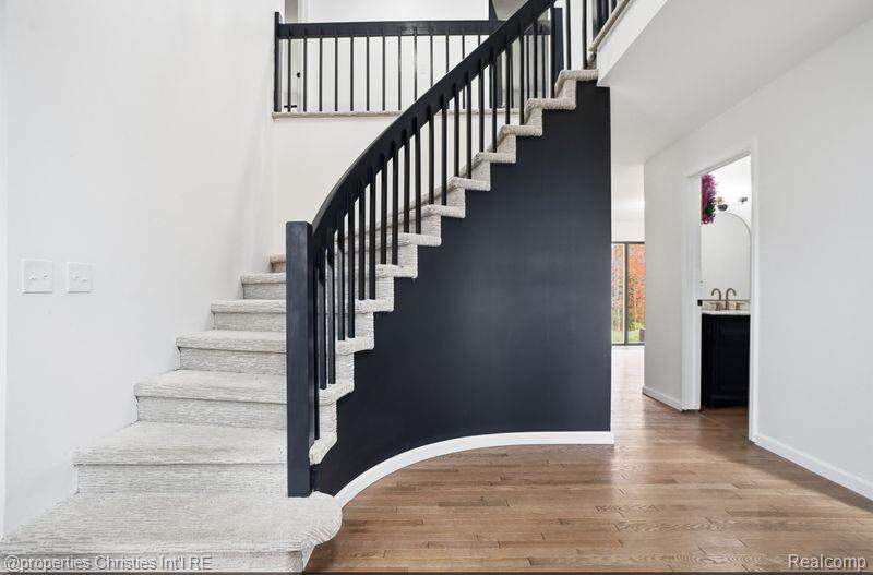 4 Bedroom Single Family Home/House's Image 9